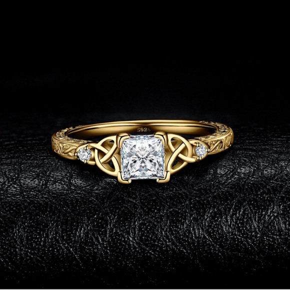 10k Love Trinity Celtic Knots Engagement Ring - Picture 4 of 8